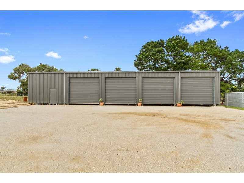 22 William Court, Longford VIC 3851