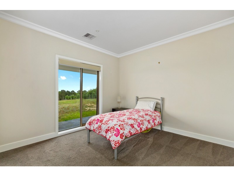 22 William Court, Longford VIC 3851