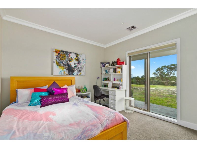 22 William Court, Longford VIC 3851
