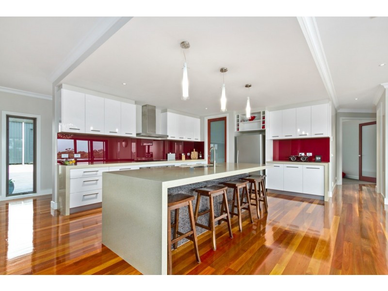 22 William Court, Longford VIC 3851