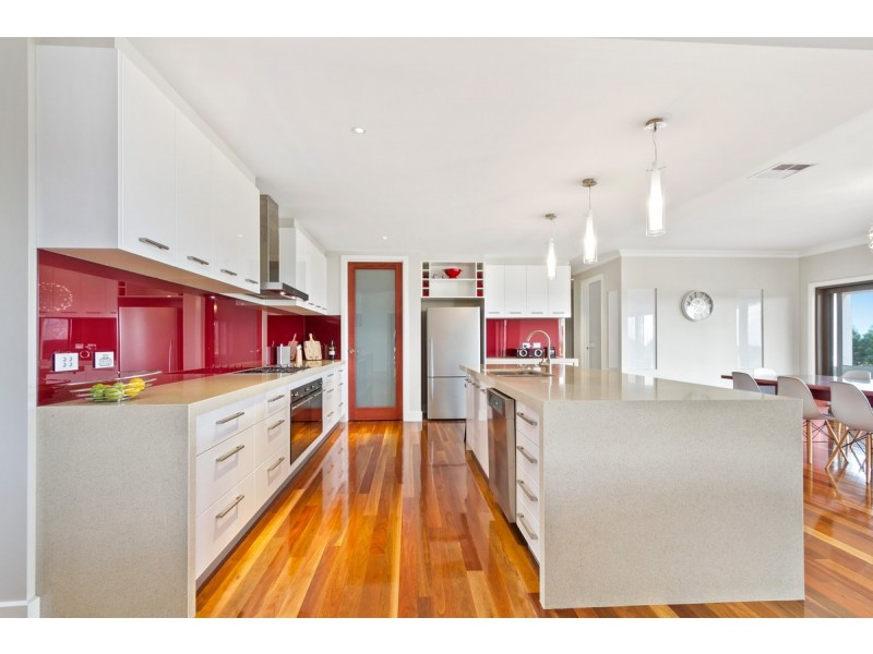 22 William Court, Longford VIC 3851