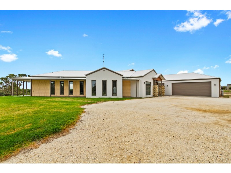 22 William Court, Longford VIC 3851