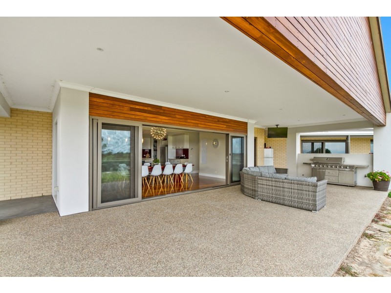 22 William Court, Longford VIC 3851