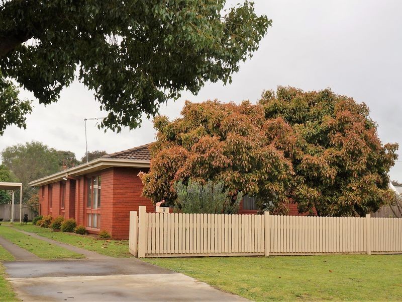 8 McFarlane Street, Stratford VIC 3862