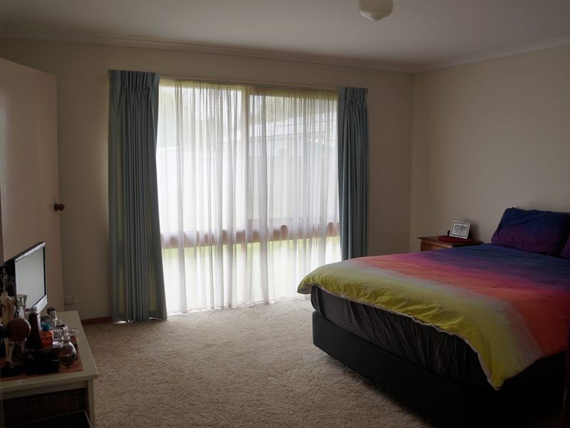 8 McFarlane Street, Stratford VIC 3862