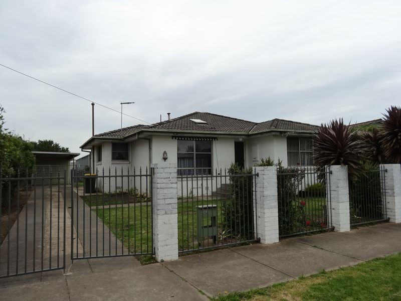 24 Weir Street, Sale VIC 3850