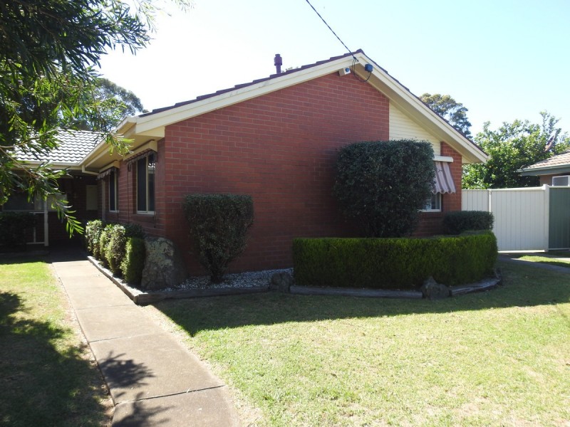 16 Chalmer Court, Sale VIC 3850