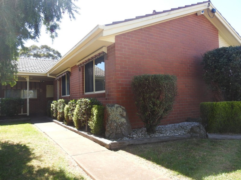 16 Chalmer Court, Sale VIC 3850