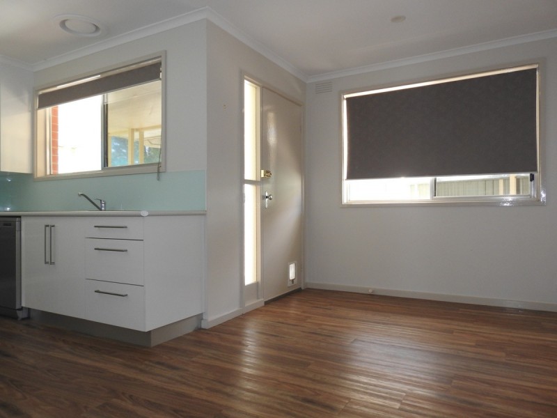 16 Chalmer Court, Sale VIC 3850