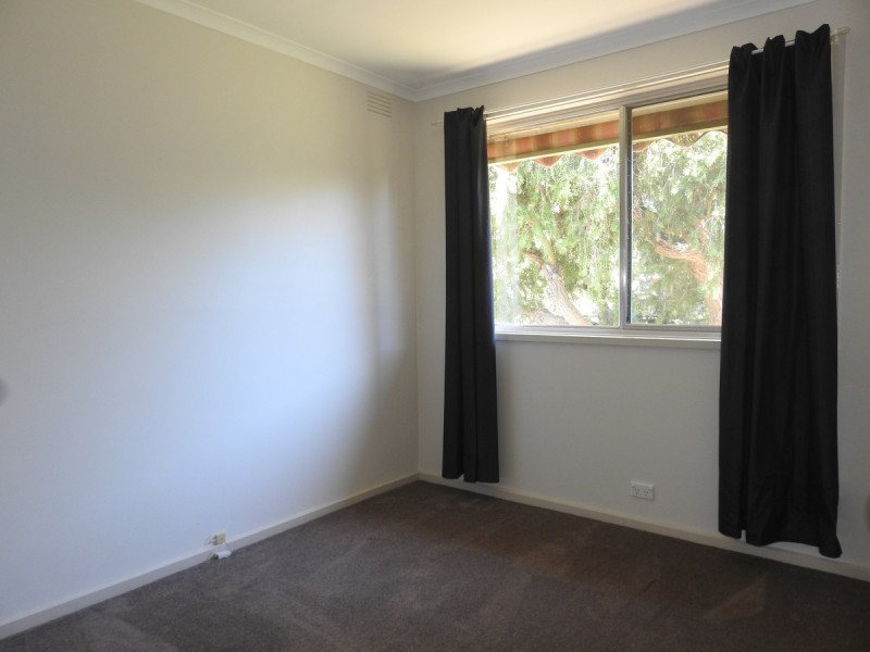 16 Chalmer Court, Sale VIC 3850