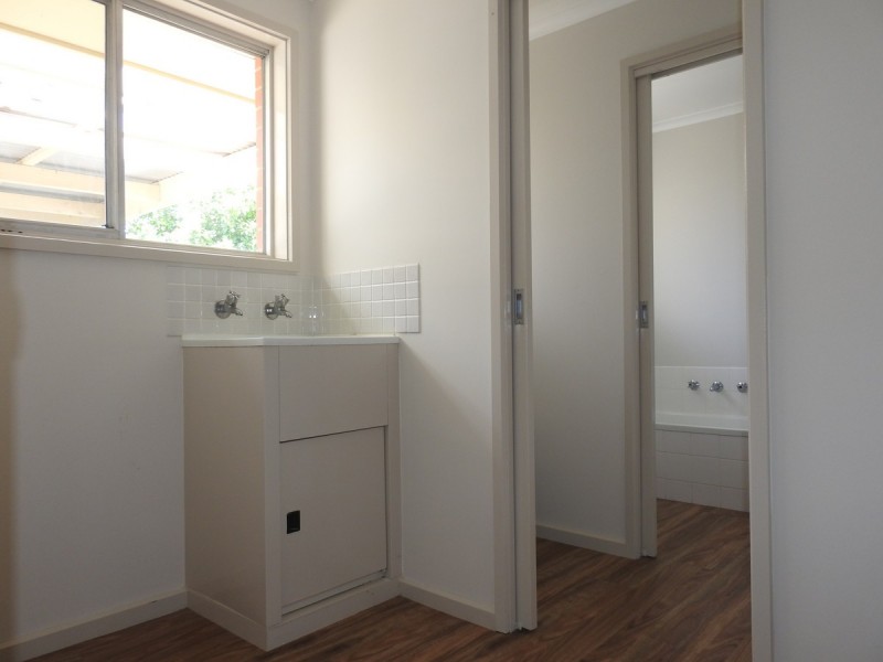 16 Chalmer Court, Sale VIC 3850