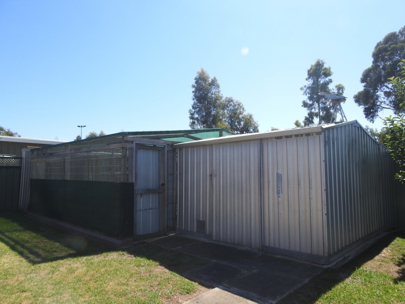 16 Chalmer Court, Sale VIC 3850