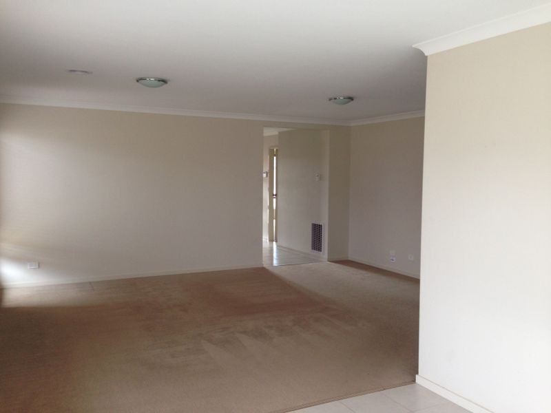 16 Ruthberg Drive, Sale VIC 3850