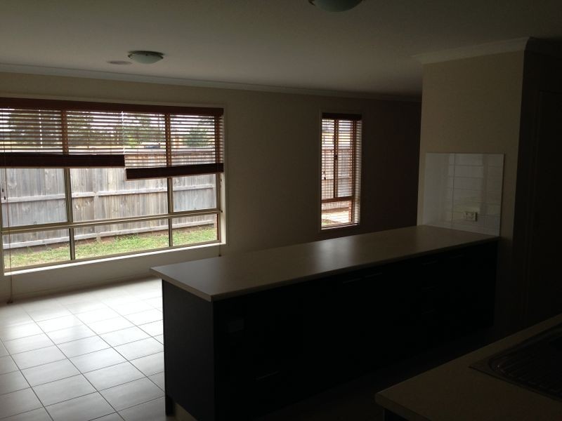 16 Ruthberg Drive, Sale VIC 3850