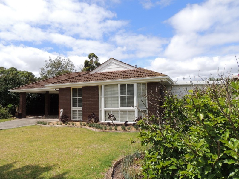 6 Leahe Close, Sale VIC 3850