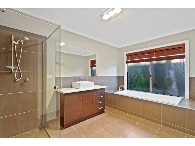 7 Speechley Court, Sale VIC 3850