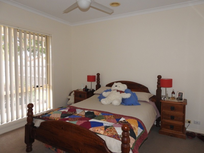 8 Woodburne Drive, Sale VIC 3850