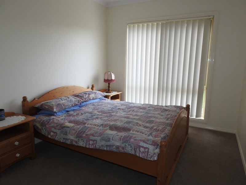 8 Woodburne Drive, Sale VIC 3850