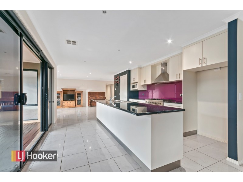 11 Lee Street, Stratford VIC 3862