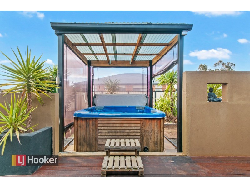 11 Lee Street, Stratford VIC 3862