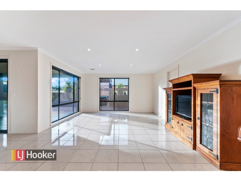 11 Lee Street, Stratford VIC 3862