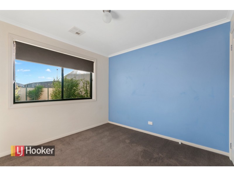 11 Lee Street, Stratford VIC 3862