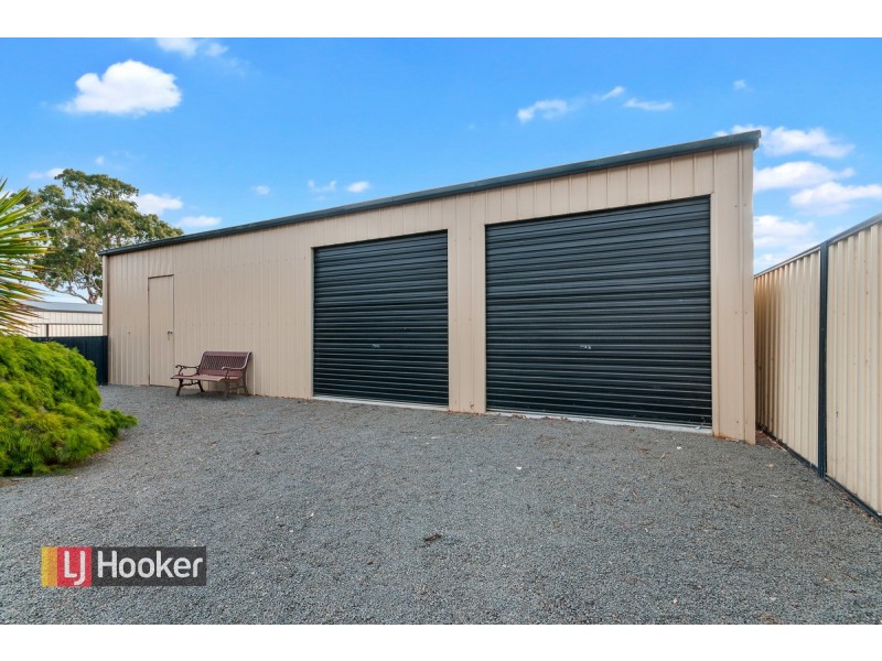 11 Lee Street, Stratford VIC 3862