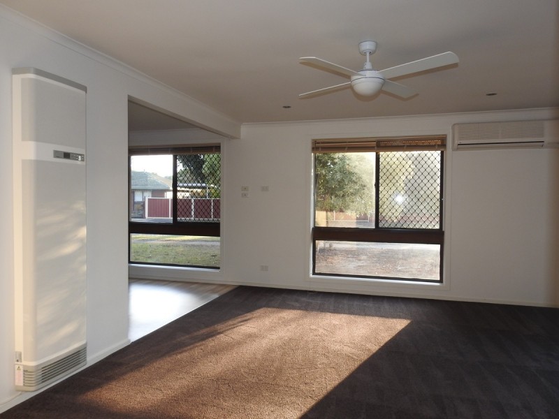 10 Antares Avenue, Sale VIC 3850