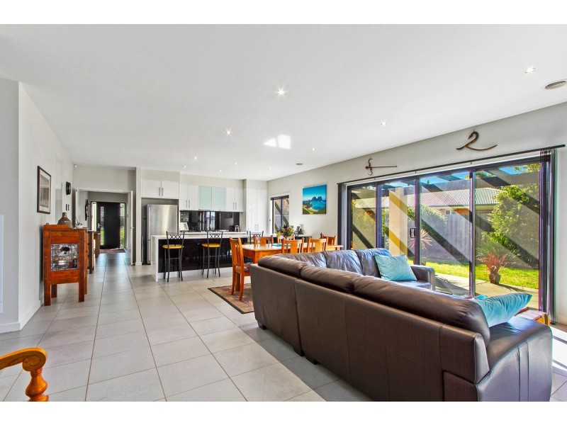 26 Mark Avenue, Sale VIC 3850