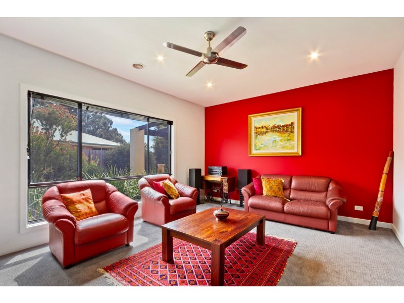 26 Mark Avenue, Sale VIC 3850