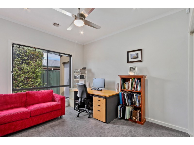 26 Mark Avenue, Sale VIC 3850
