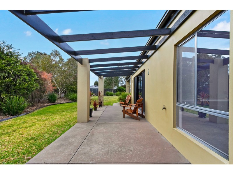 26 Mark Avenue, Sale VIC 3850