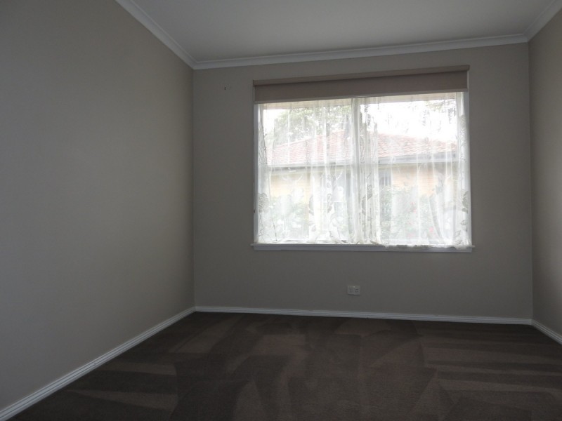 16 Glomar Grove, Sale VIC 3850