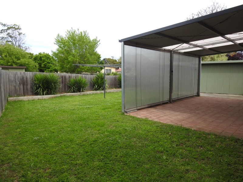 16 Glomar Grove, Sale VIC 3850