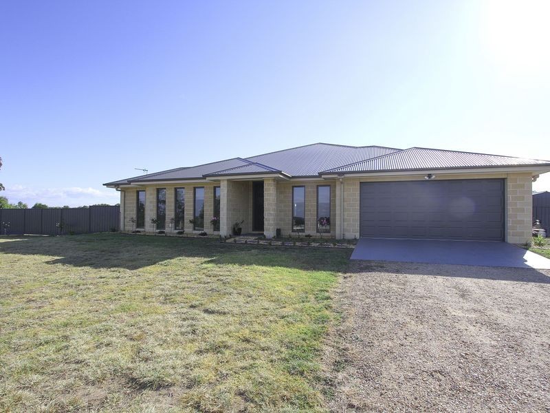 66 Cardice Drive, Stratford VIC 3862