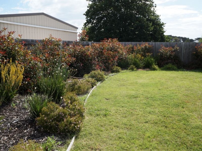 11 Stuart Place, Sale VIC 3850