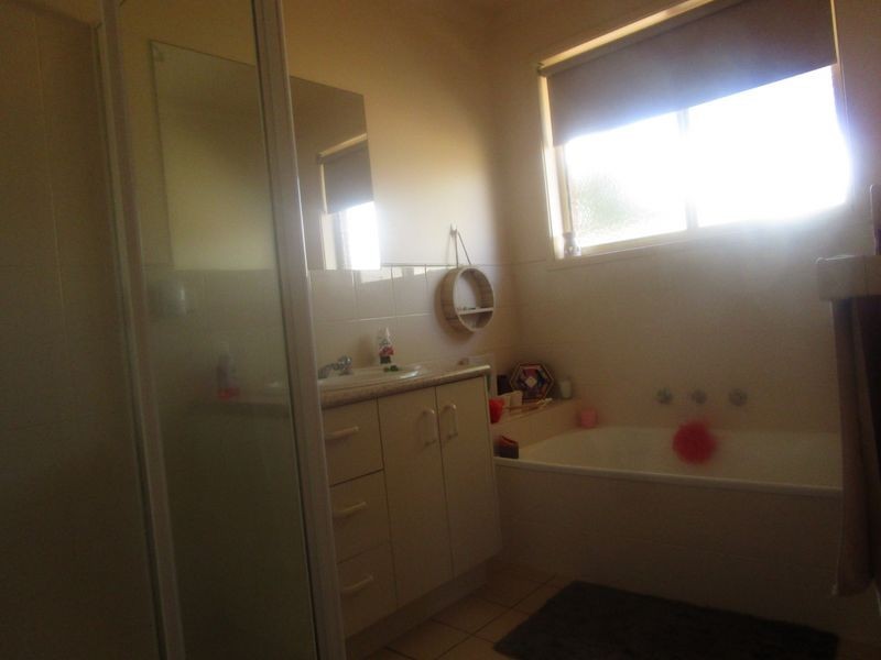11 Cranswick Crescent, Sale VIC 3850