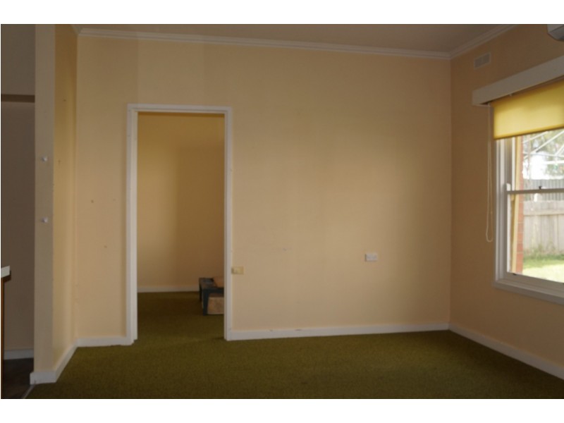 65 Temple Street, Heyfield VIC 3858