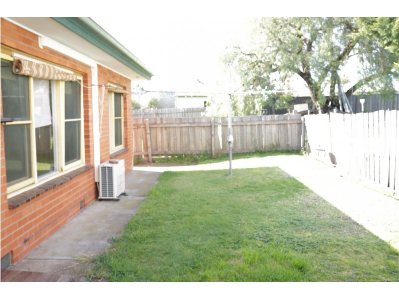 65 Temple Street, Heyfield VIC 3858