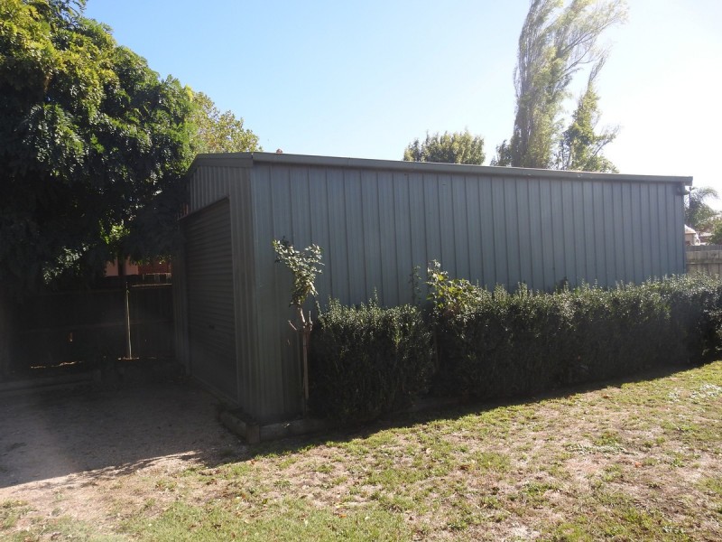 4 Grevillia Court, Sale VIC 3850