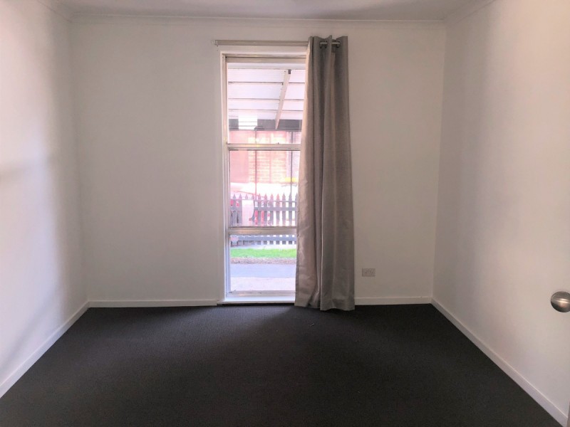 33 Gibsons Road, Sale VIC 3850