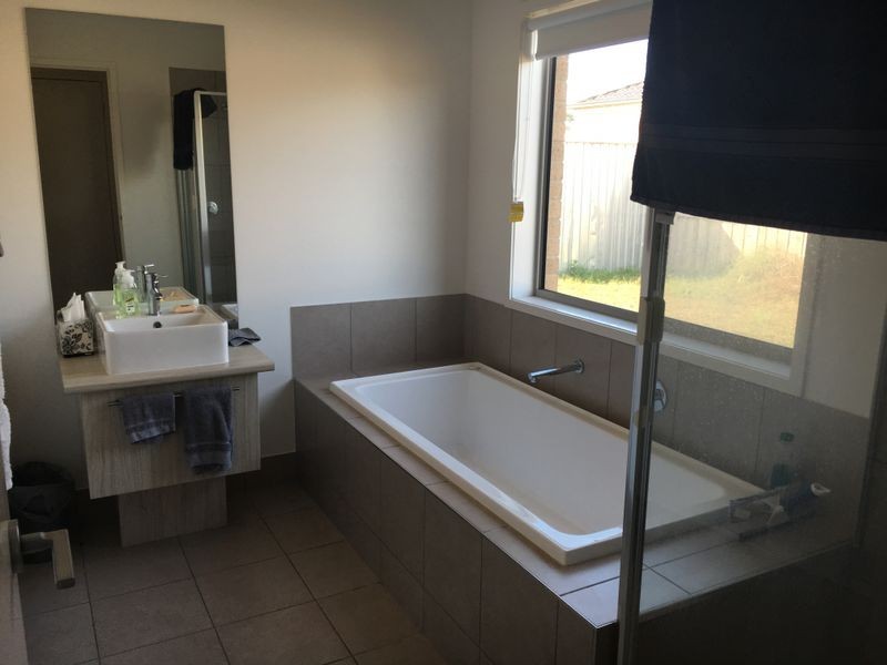 11 Cantwell Drive, Sale VIC 3850