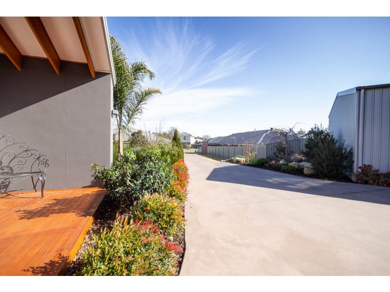 13 Glebe Drive, Sale VIC 3850