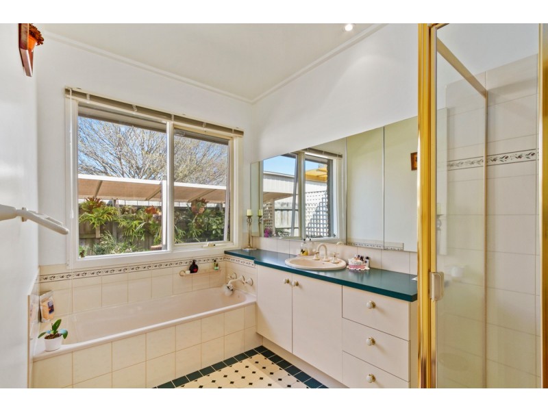 10 Hakea Court, Sale VIC 3850