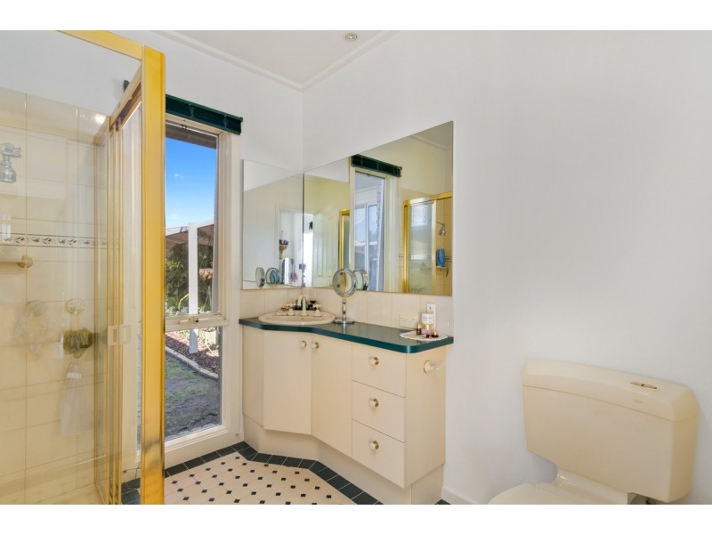 10 Hakea Court, Sale VIC 3850