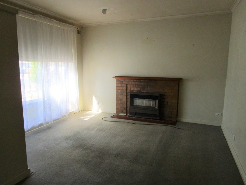 18 Bergen Crescent, Sale VIC 3850