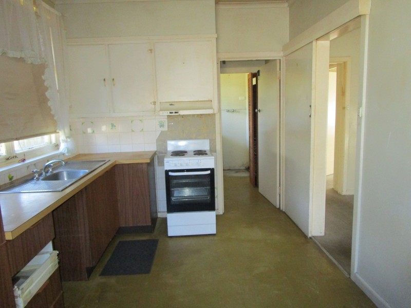 18 Bergen Crescent, Sale VIC 3850