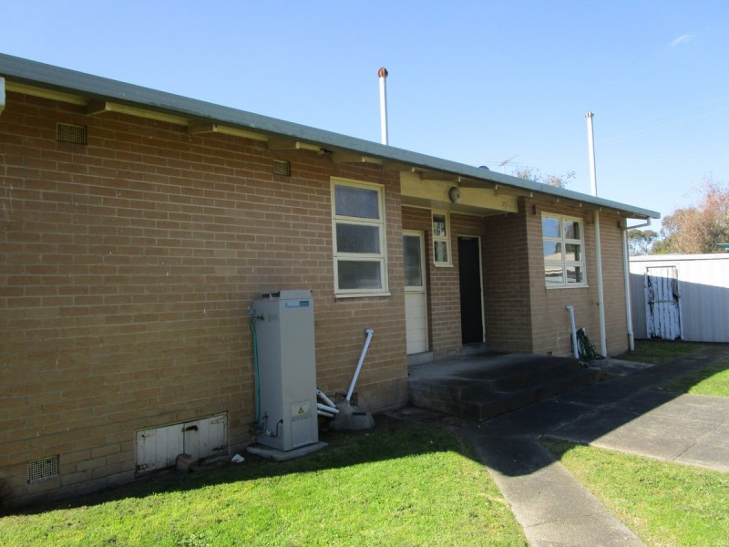 18 Bergen Crescent, Sale VIC 3850