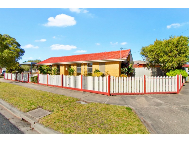 65 Jackson Avenue, Sale VIC 3850