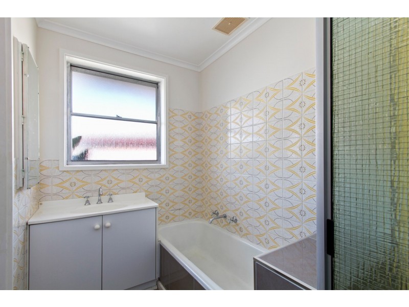 65 Jackson Avenue, Sale VIC 3850